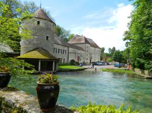 Nơi phụ nữ làng thường ra giặt giũ- Credit Photo: Trang Ami