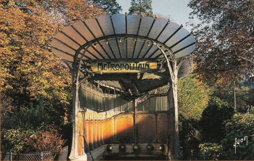 Paris-metro-porte-Dauphine (Photo from Internet)